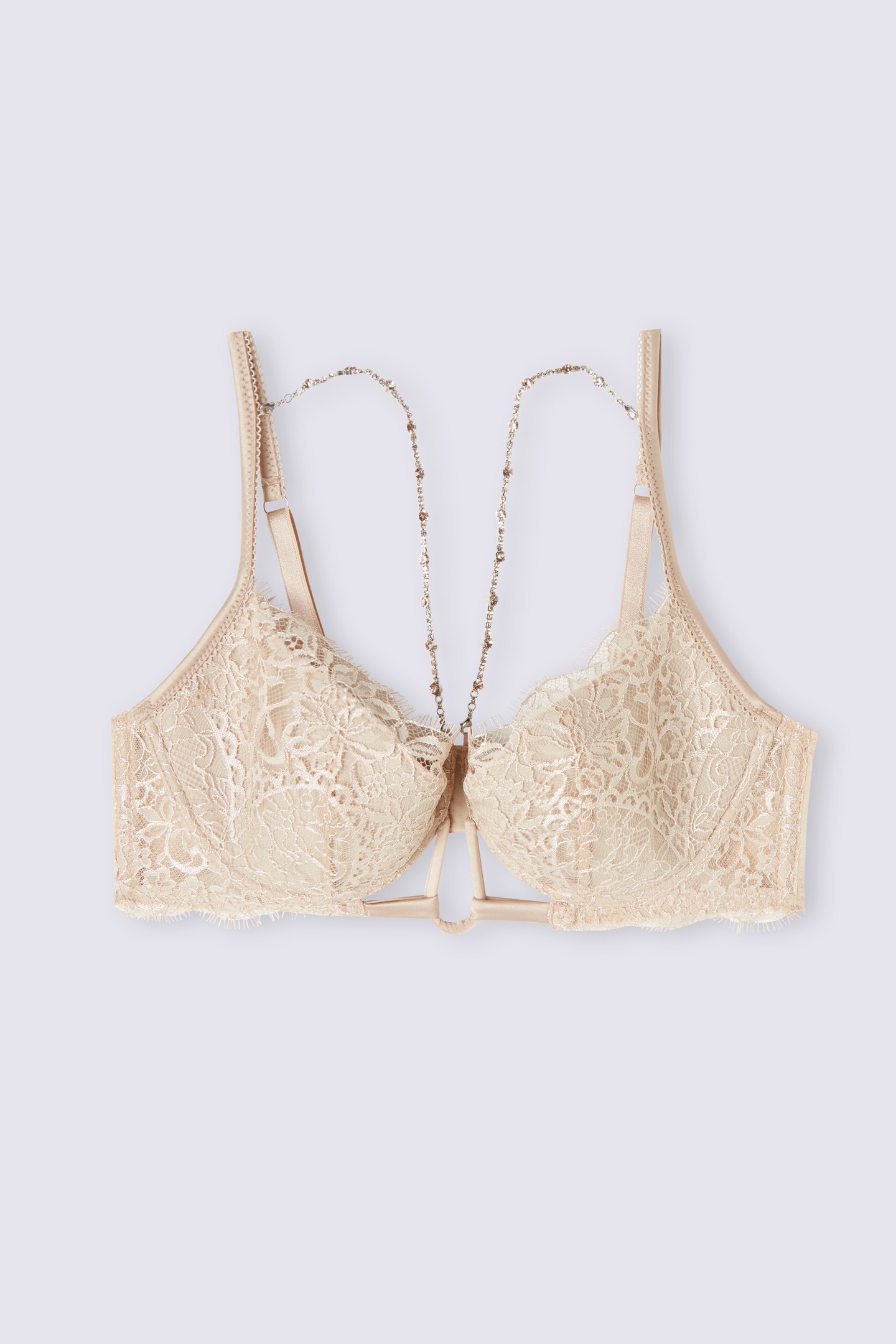 Jlo This is Me...Now Intimissiminek tervezett kollekciójának egyik modellje