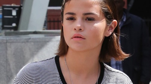 Neked is voltak olyan hajcsatjaid, mint Selena Gomez hajában, csak te tagadod!