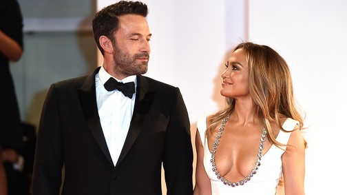 JLo és Ben Affleck tinik módjára szerelmeskedik végig New York utcáit