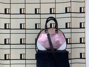 Madarak ihlették a magyar táskatervező és képzőművész közös kollekcióját