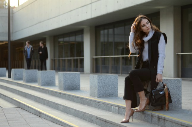 Üzleti ebédhez öltözött ma Veronika