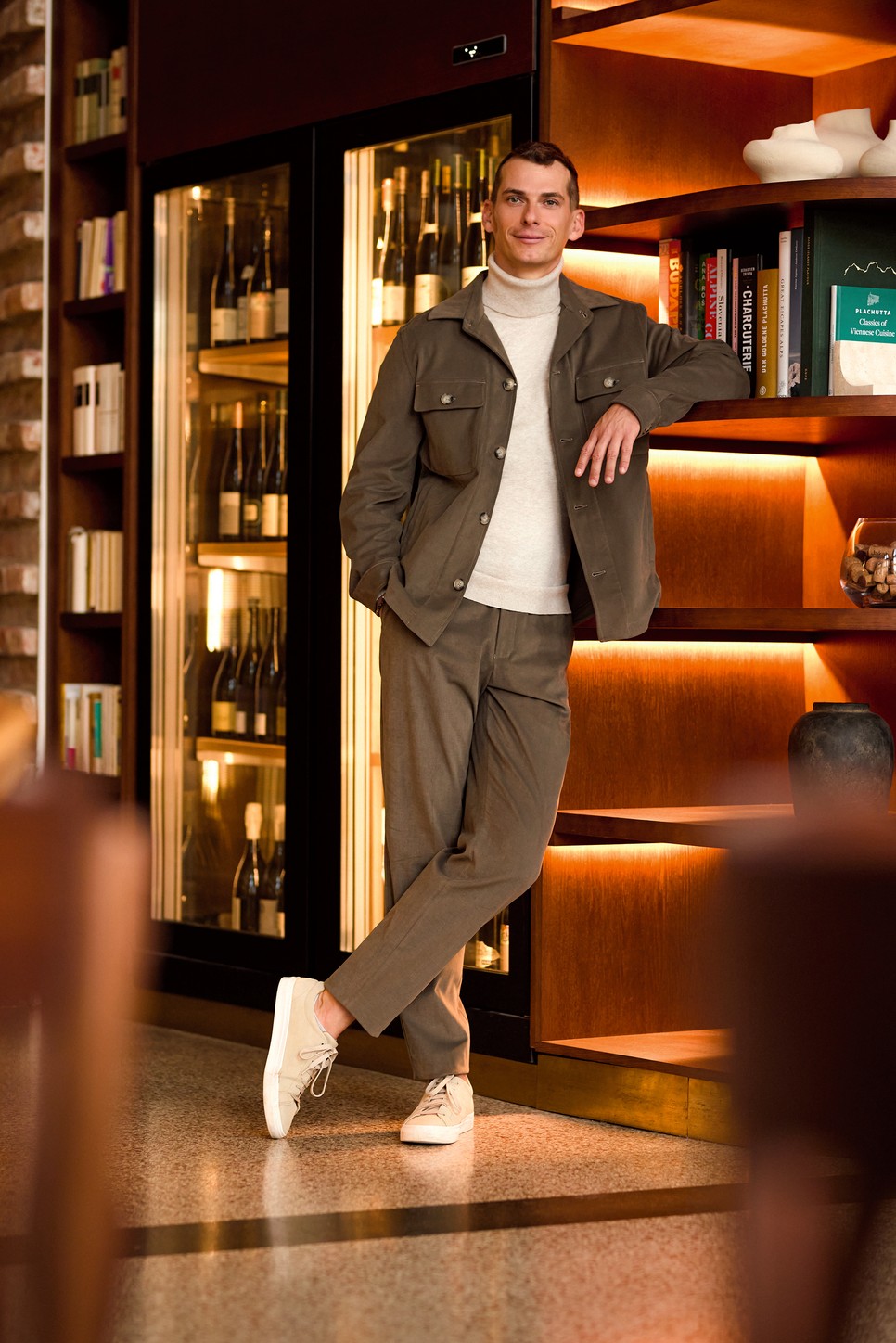 Andrusch Dániel | Garbó FINSHLEY & HARDING - Van Graaf, Overshirt és nadrág BOSS – Peek & Cloppenburg, Cipő Dani sajátja
