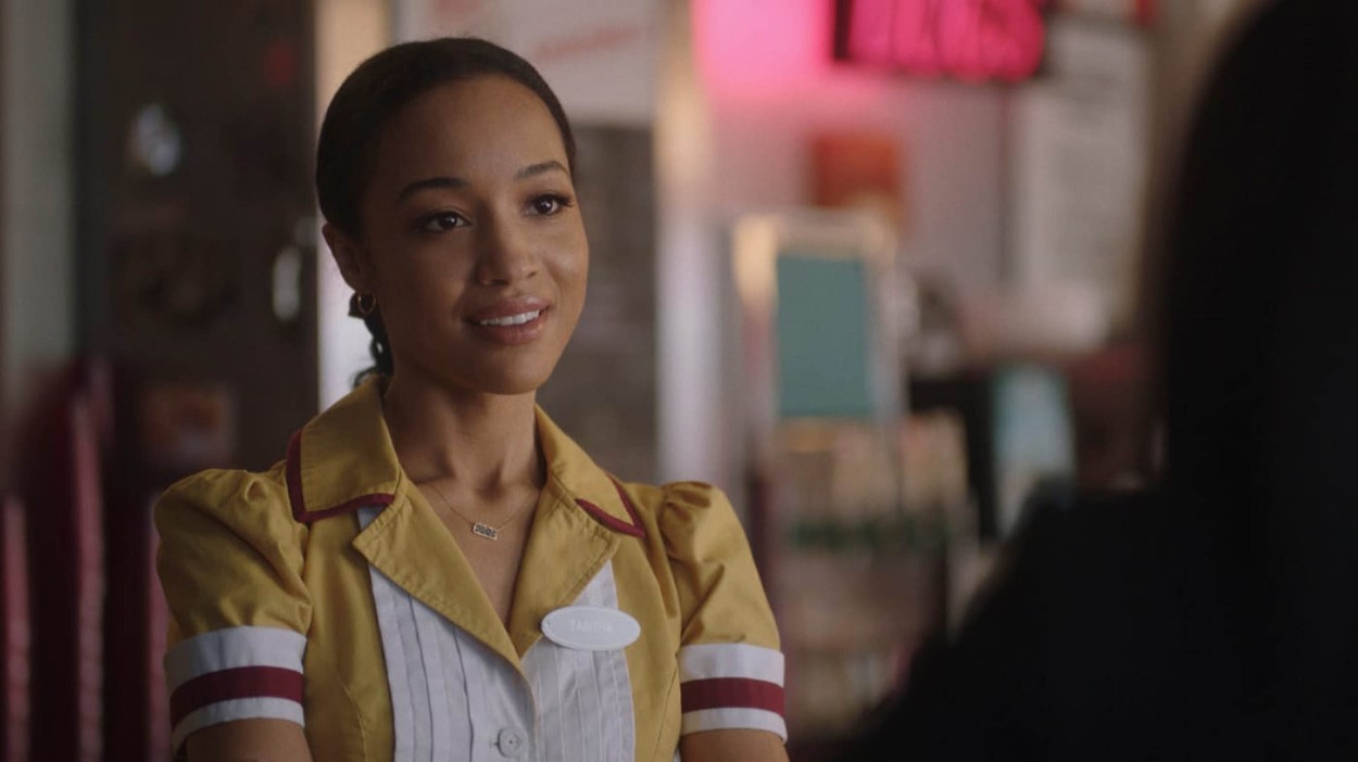 Szűz – Angyal, akárcsak a Riverdale Tabithája