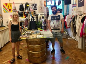 Donald Trump-matrica és Gustav Klimtes zokni - bemutatjuk a Szia+-t!