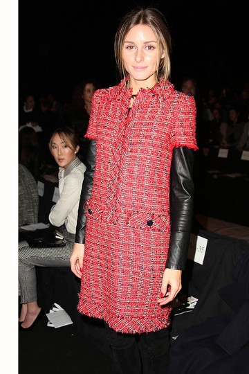 New Yorkban ebben a kis tweed ruhában látogatott el Dennis Basso show-jára.