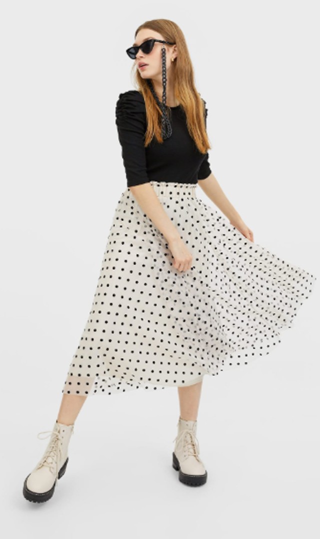 1. Szoknya STRADIVARIUS 6995 Ft