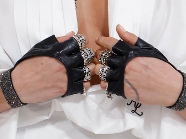 Keszeg Anna: „Lagerfeld prototípusa volt annak a gondolkodásnak, mely a divatot a társadalmi és önkontroll terepeként kezeli”