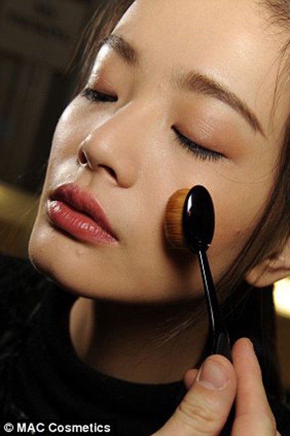 Fura ecsetek a MAC-től