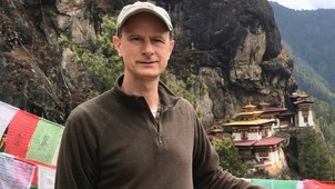 Ahol a boldogság nem statisztika, hanem törvény - Beszélgetés Bhutánról Valcsicsák Zoltánnal