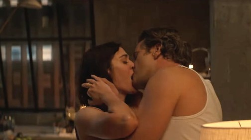 Exkluzív interjú az erotikus filmek új csillagával, Lizzy Caplannal