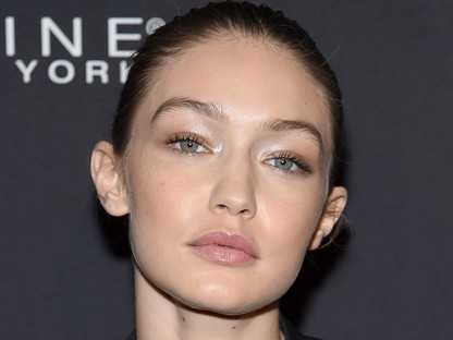 Hatalmas botrány Gigi Hadid új címlapfotója, FELISMERHETETLENRE retusálták a modellt