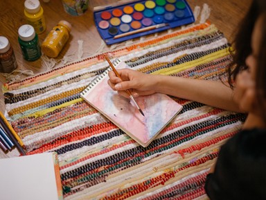 Az önszeretet fejlesztésének egyik legjobb módja a művészetterápia