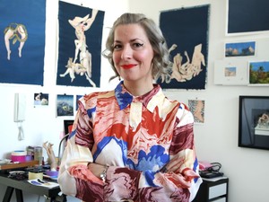 Szabó Klára Petra képzőművész alkotásaival a női énhez kapcsolódó tradicionális sztereotípiák lebontásán dolgozik 