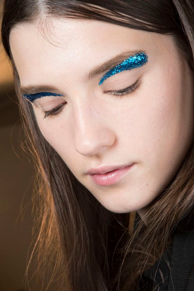 szemöldök, sminkelés, giambattista valli, make up, trend, smink, sminkelési trend