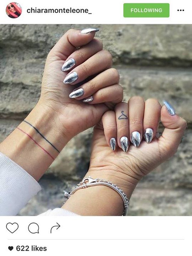 köröm, tükör köröm, instagram, beauty, csillogó köröm, tükör hatású köröm, mirror nails