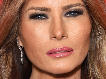 Mi a fene történik Melania Trump hajszínével? 
