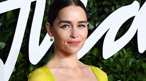 Mindenki őt nézte: Emilia Clarke drámai öltözéke mindent vitt tegnap este