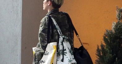 Ezúttal Miley Cyrus marihuánás kiegészítővel