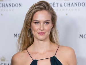 Megszületett Leonardo DiCaprio exének második gyereke