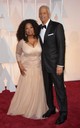 Oprah Winfrey és Stedman Graham szerelme az 1986-os megismerkedésük óta tart. Kapcsolatuk legfontosabb alapköve, hogy bár eljegyezték egymást, a házasságot tudatosan elkerülték, és egyenrangú „spirituális társakként” élik az életüket