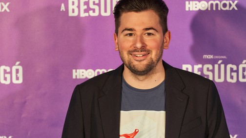 Nézd meg exkluzív interjúnkat Szentgyörgyi Bálinttal, A besúgó kreátorával!