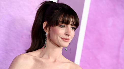Kiakadtak a rajongók: Anne Hathaway-ről nagyon kínos videó terjed a neten, nyomós ok miatt kellett bocsánatot kérnie