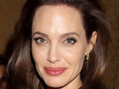 Így koppinthatod le Angelina Jolie tökéletes utcai szettjét párezer forintból