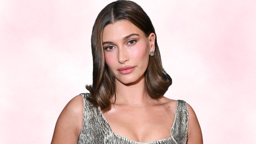 Hailey Bieber élete legmerészebb fotósorozatát vállalta be, a végeredmény arcpirító lett
