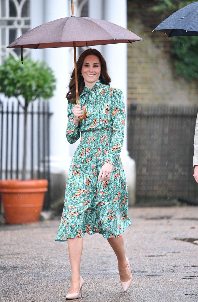 Kate Middleton Prada ruhában