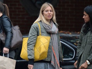 Smink nélkül felismered a szőke színésznőt?