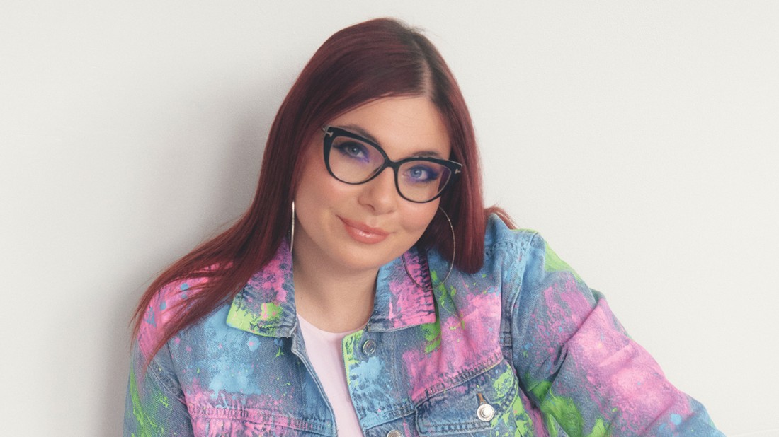 A sneakerek ma már elengedhetetlen kellékei a street fashionnek és az önkifejezésnek, ebben dolgozik Fuzik Adél is