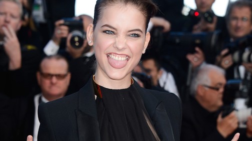Palvin Barbi hasonmása megérkezett Cannes-ba és mintha Barbit látnánk!