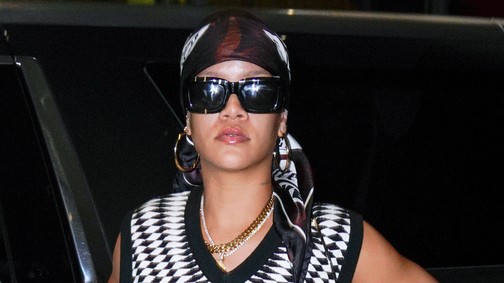 Kiugrik a szemed, ha sokáig nézed Rihanna ruháját