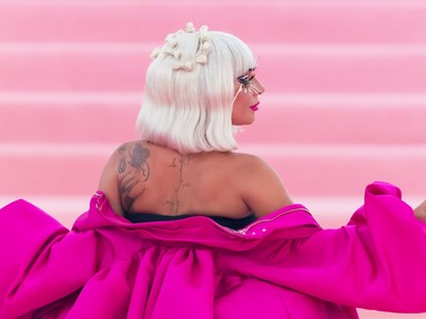 Minden idők 14 legkockázatosabb vörös szőnyeges pillanata