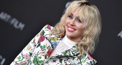 Miley Cyrus meztelen videóval promózza új dalát
