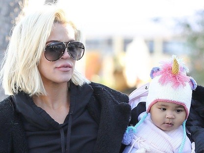 Milyen anya az ilyen? Kiakadtak Khloé Kardashian műkörmein az Instagramon