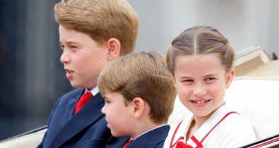 Csillagászati összegekbe kerül György herceg, Sarolta hercegnő és Lajos herceg oktatása, hatalmas luxusban tanulnak a gyerekek