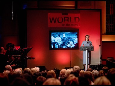 ˝Aggasztó, ami történik˝ - Angelina Jolie a menekültválságról tartott előadást