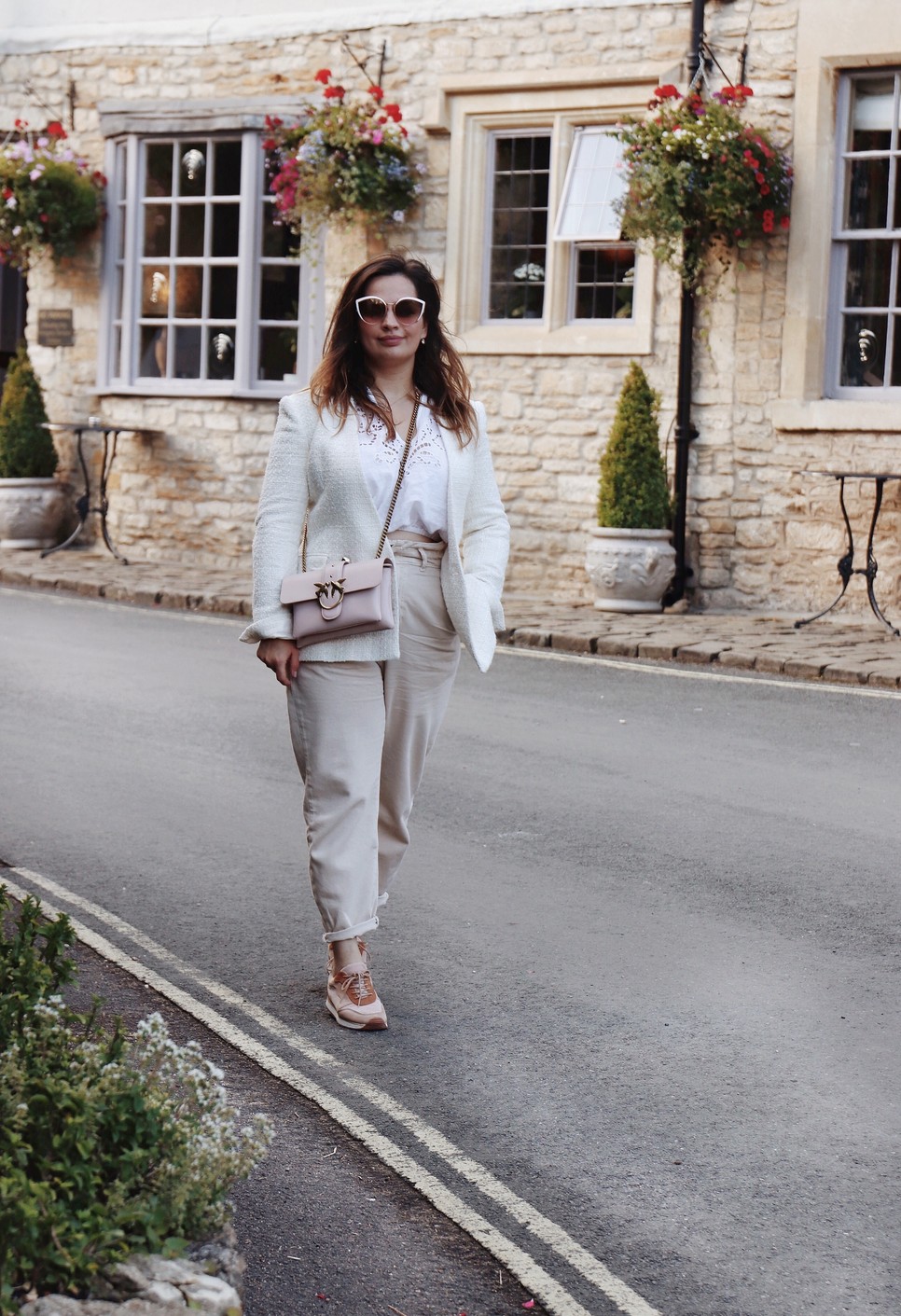 Kényelmes mégis elegáns ruha ötletek Tóth Csengétől