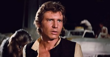 Harrison Ford - Star Wars IV. rész – Egy új remény. Han Solo minden idők egyik legikonikusabb filmkaraktere, ennek ellenére a színész mindössze 3,5 millió forintnak megfelelő összeget kapott a szerepért. Összehasonlításképpen: ma egy kevésbé ismert színész 300-600 millió forintnak megfelelő összeget keres. Így már egészen más megvilágításba kerül a dolog, igaz…?