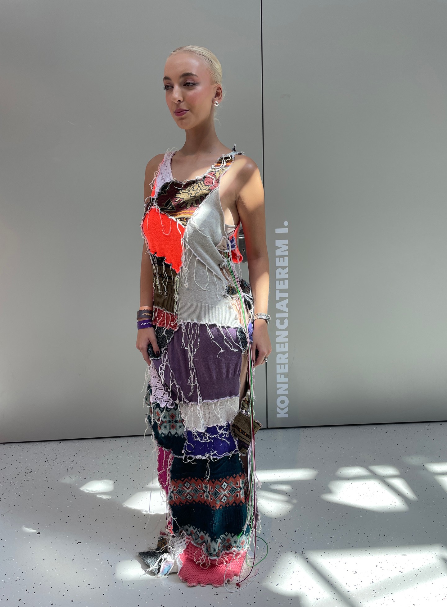 Az upcycling technika alkalmazásáról ismert Borbala divatmárka egyik ruhája, mely a Concsious by BCEFW keretében kiemelést is kapott a divathéten