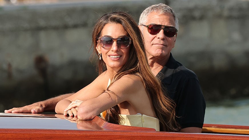 Amal és George Clooney azonnal magukra vonzották a tekinteteket