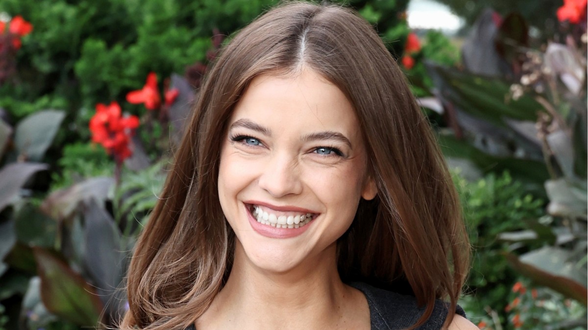 Palvin Barbara újabb édes fotót osztott meg kislányáról, a csöppséget édesapja ringatja karjaiban