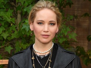 Jennifer Lawrence eszméletlenül vagány Párizsban