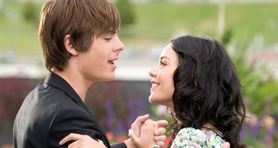 Vanessa Hudgens újra Gabriella Montez szerepébe bújt új videóklipje kedvéért