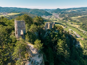 Karnyújtásnyira Magyarországtól: mesebeli várral és lélegzetelállító panorámával vár ez a varázslatos vidék