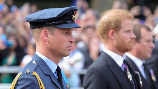 Kulcsfontosságú lépésen múlhat Vilmos herceg és Harry herceg békülése: minden ettől függ a jövőben
