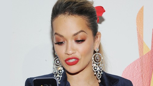 Így teszi tönkre a mobiltelefon a bőrödet