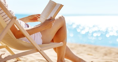 8 letehetetlen könyv, ami tökéletes választás, ha strandolni mész