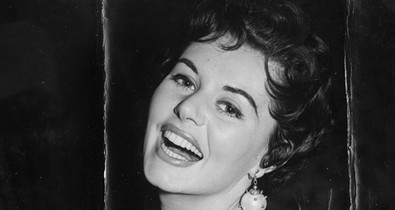 Gyász! Meghalt az első Bond-lány